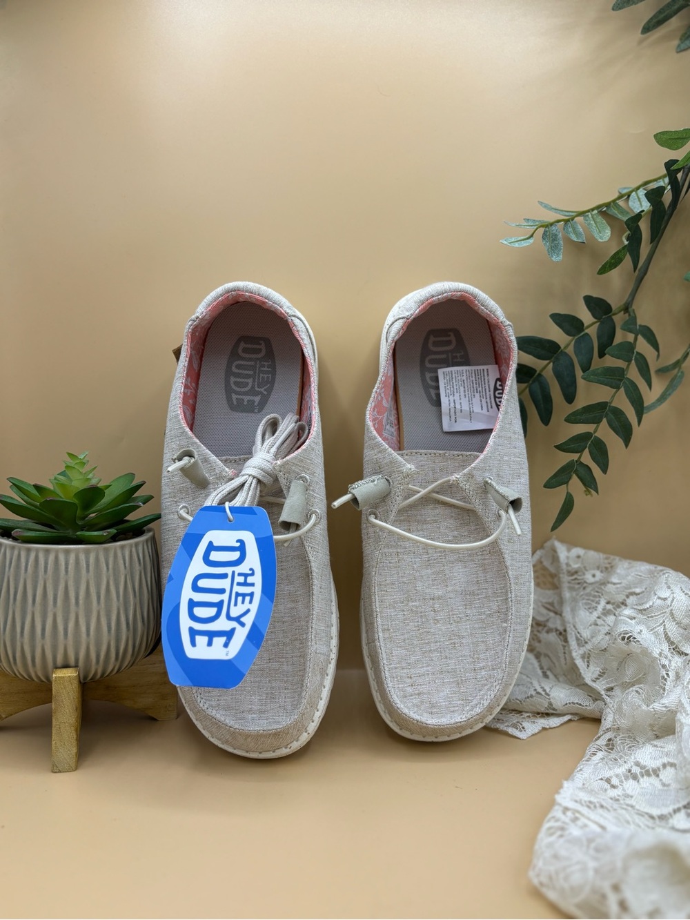Hey Dude Wendy Chambray White Nut Women’s Size 9 Slip On Shoes NWT